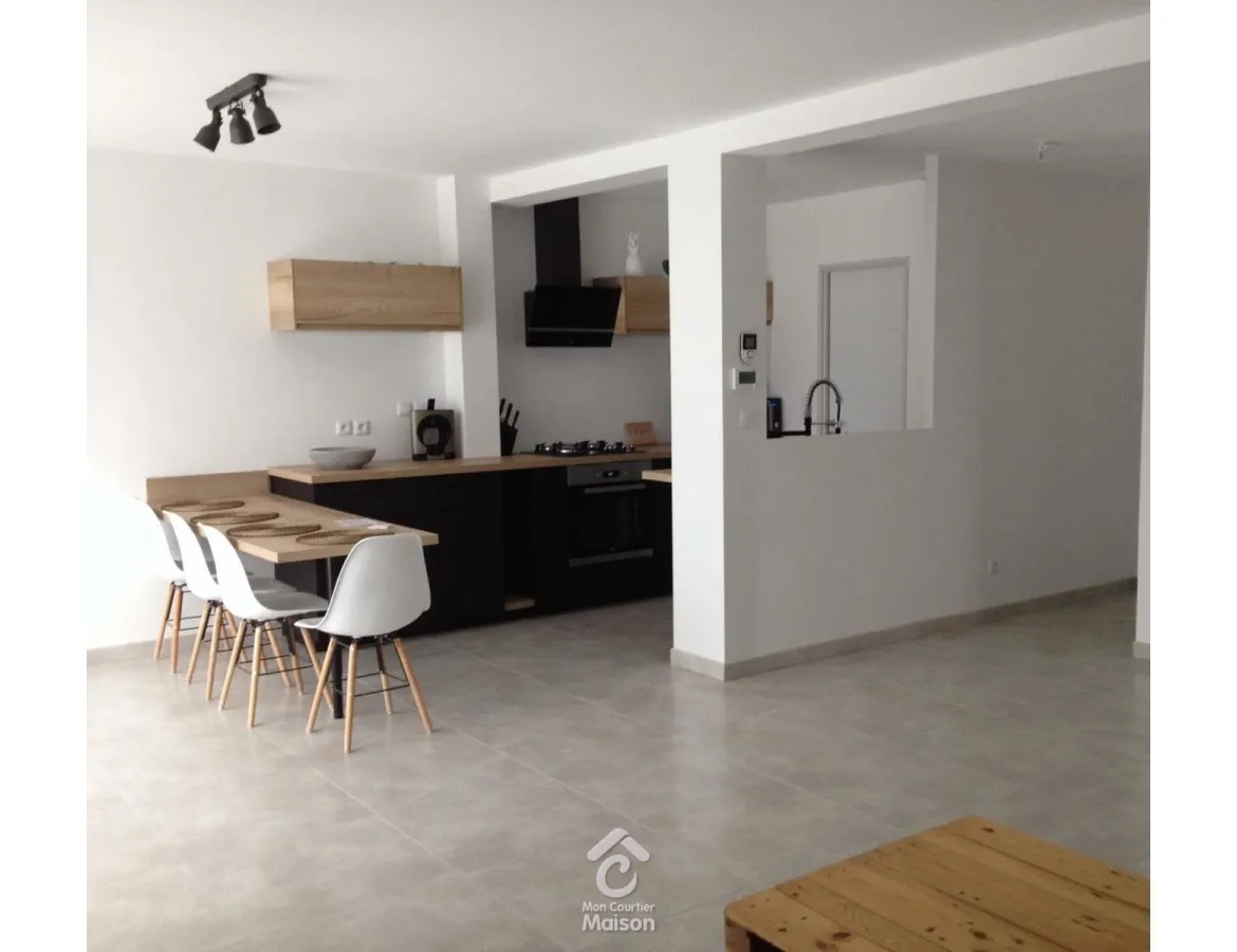 image Gwendoline - House